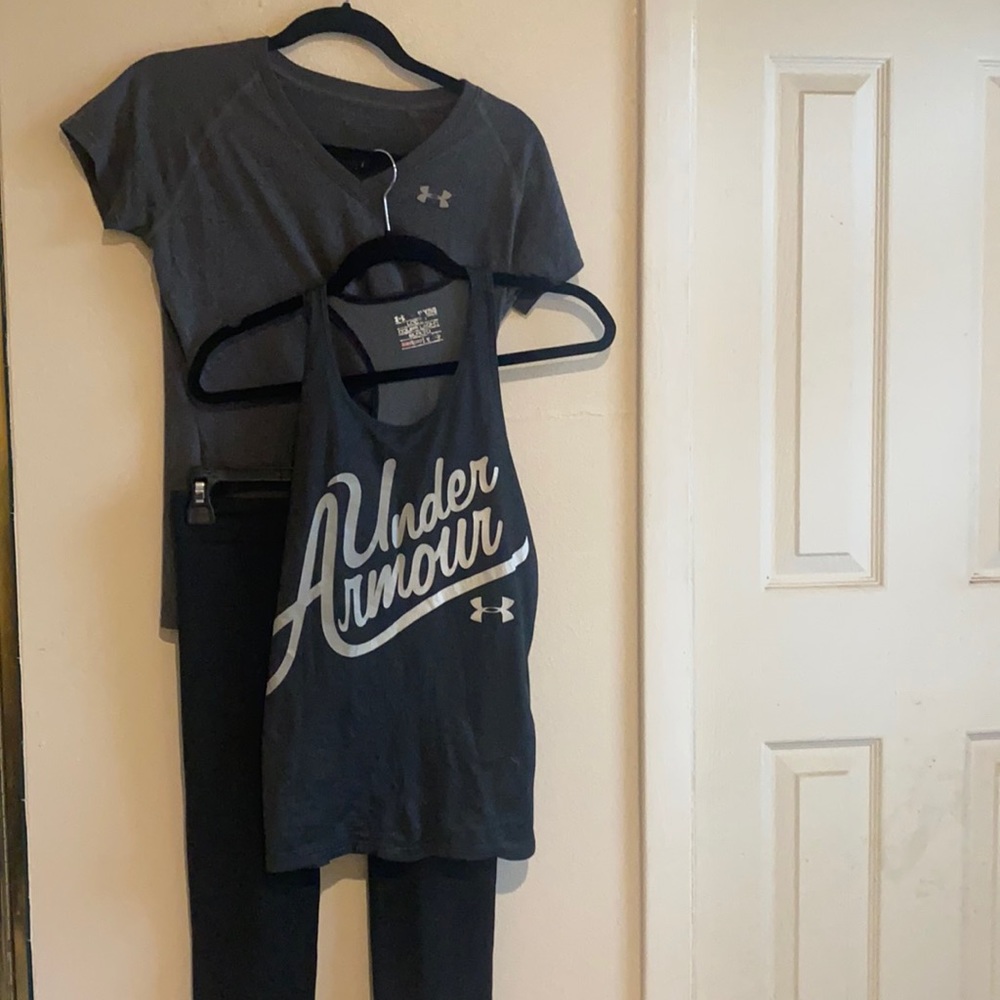 Bundle of 2 Under Armour shirts + leggings